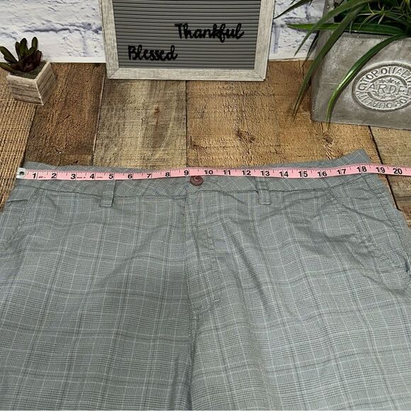 Men’s O’Neil Relaxed Fit Shorts - Picture 7 of 10